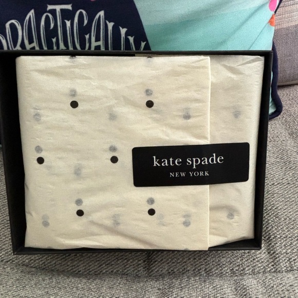 Brand New Kate Spade Knott small compact wallet - Kraft Paper - Picture 3 of 8